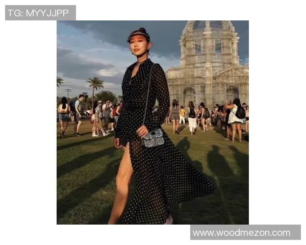 足球明星与黑色衬衫女孩的浪漫邂逅揭示了青春与梦想的交织之美